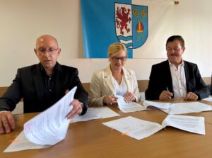 Kołobrzeg także ze wsparciem na drogi powiatowe. Kolejne umowy podpisane