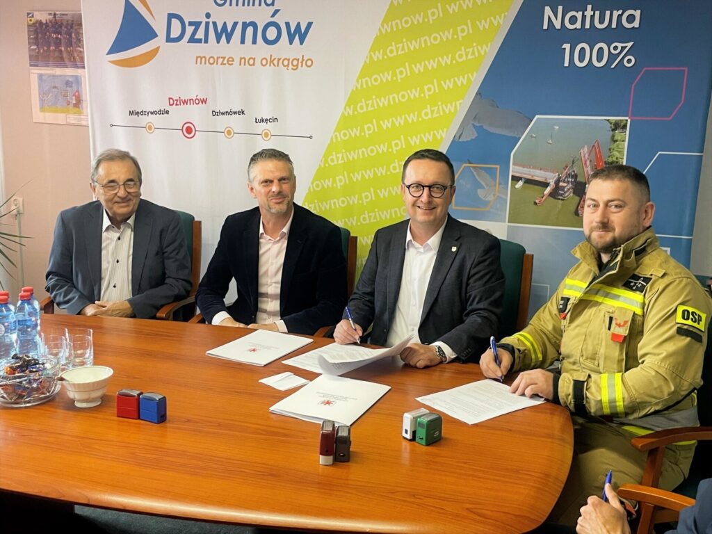 Strażacy ochotnicy z grantami. Remizy w powiatach kamieńskim i goleniowskim przejdą modernizację